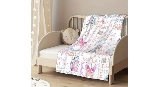 Personalisierte Babydecke mit Name Schmetterlinge rosa